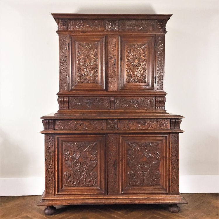 Sehr reich geschnitztes Buffet mit zwei Korpussen - Renaissance- ca. 1580 Frankreich