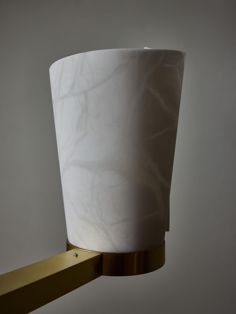 Laiton satiné et abat-jour en spirale d'albâtre Lustre à dix bras de lumière