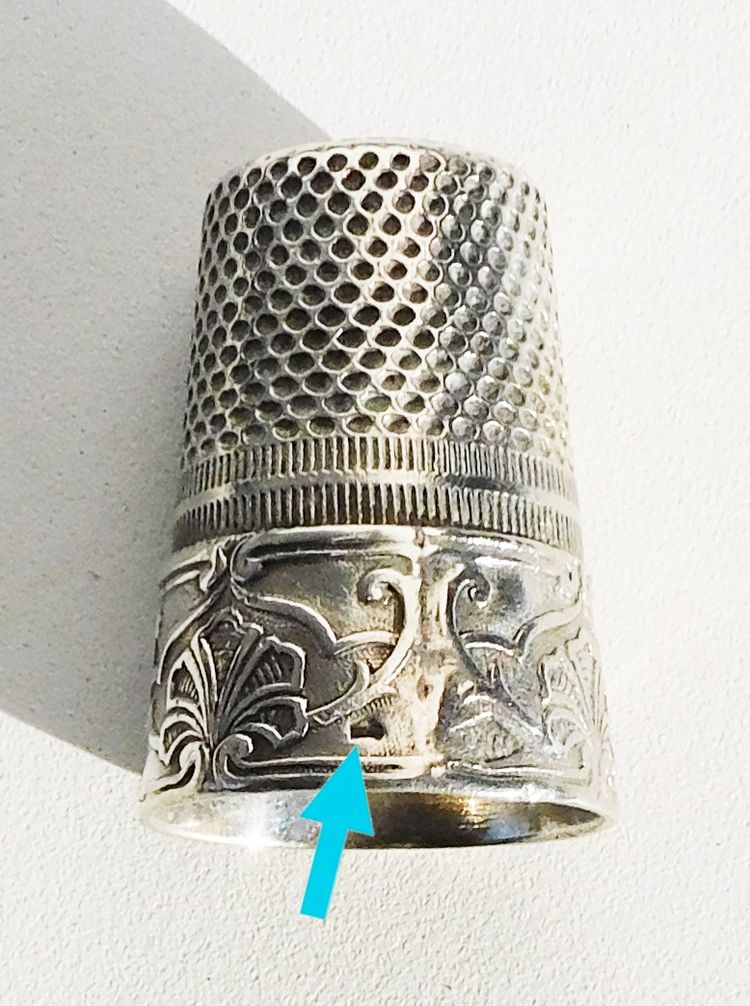 Coffret nécessaire De Couture Ancien fin XIXe début XXe En Argent Massif ciseaux dé à coudre