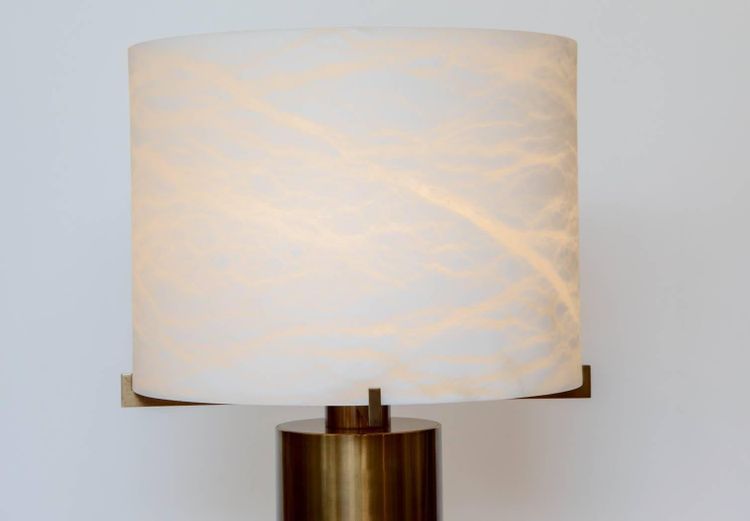 Glustin Luminaires Creation - Lampe de bureau avec abat-jour en laiton et albâtre