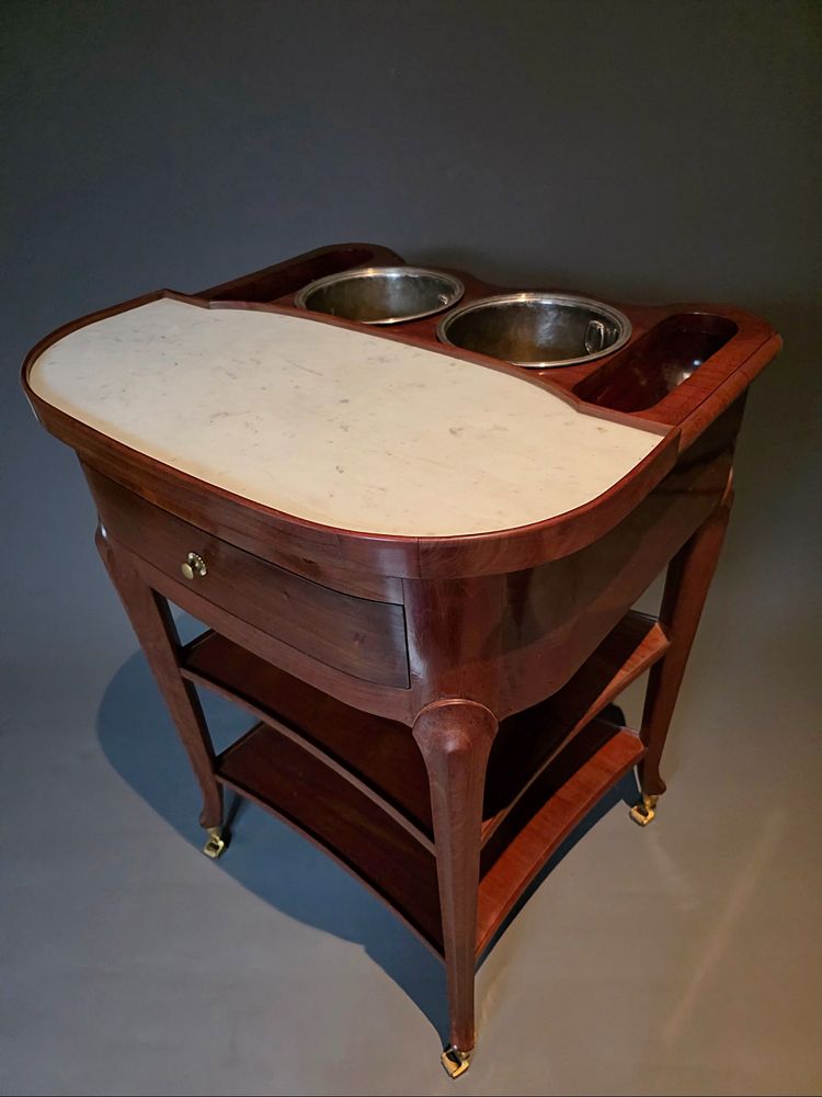 Transitional refreshment table. Canabas.