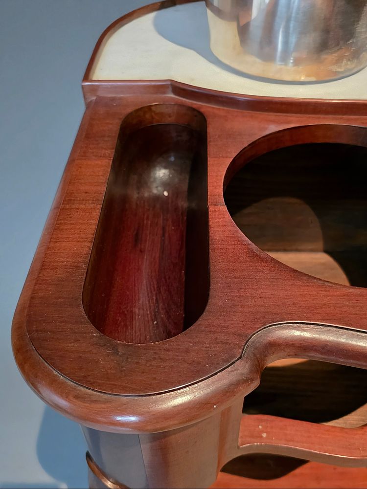 Transitional refreshment table. Canabas.