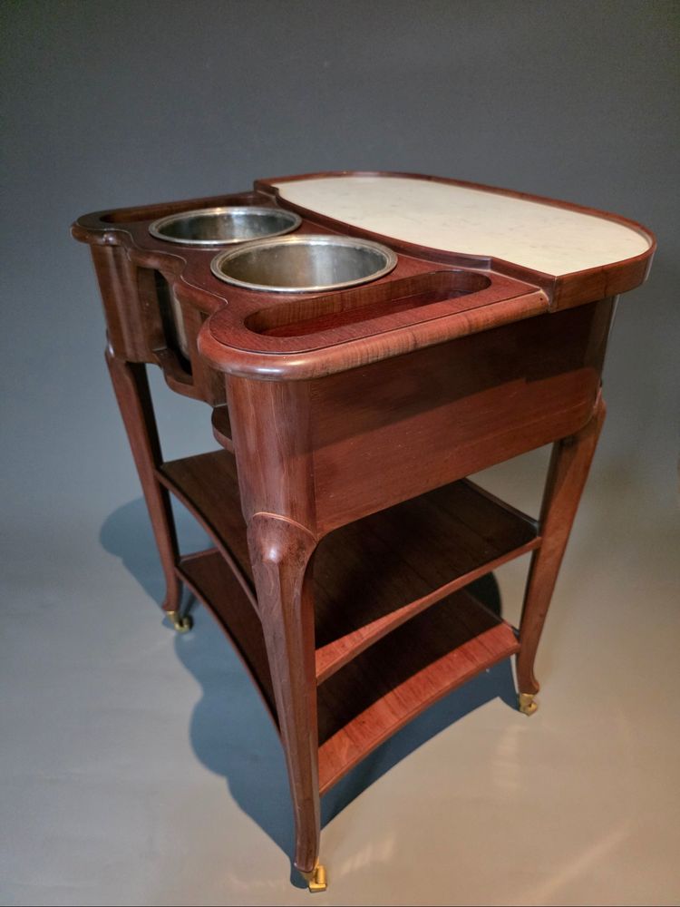 Transitional refreshment table. Canabas.