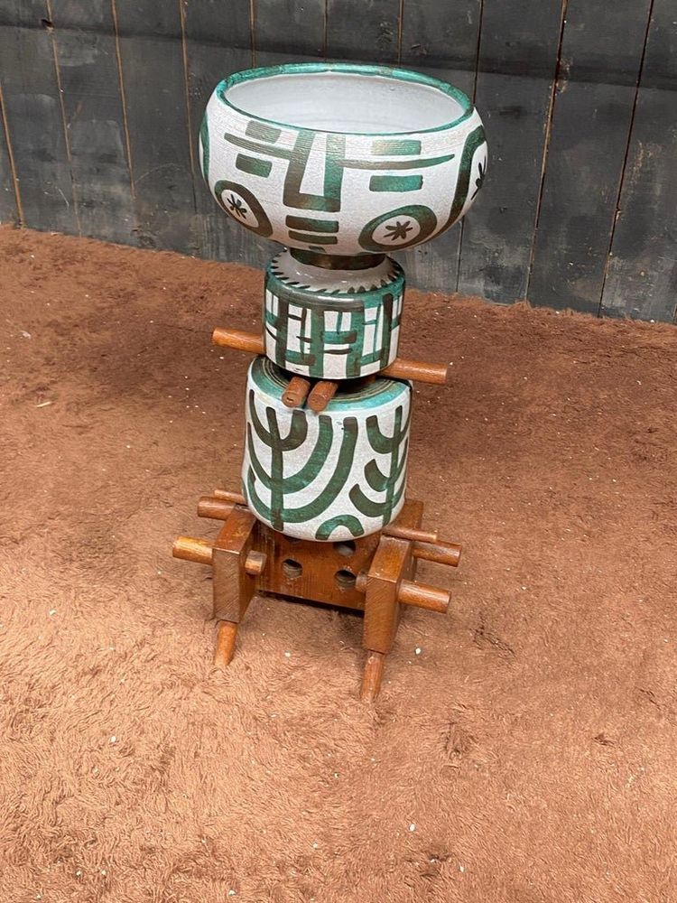 Boleslaw Danikowski (1928-1979) Grande sculpture totem en céramique et chêne