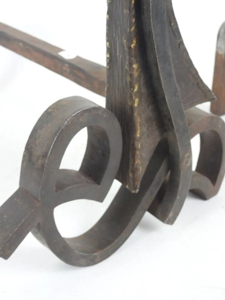 Elegante coppia di candelabri in ferro martellato Art Déco 1930/1950 circa