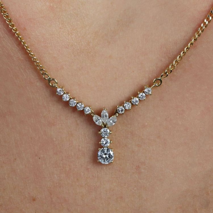 Halskette aus Gelbgold und Diamanten