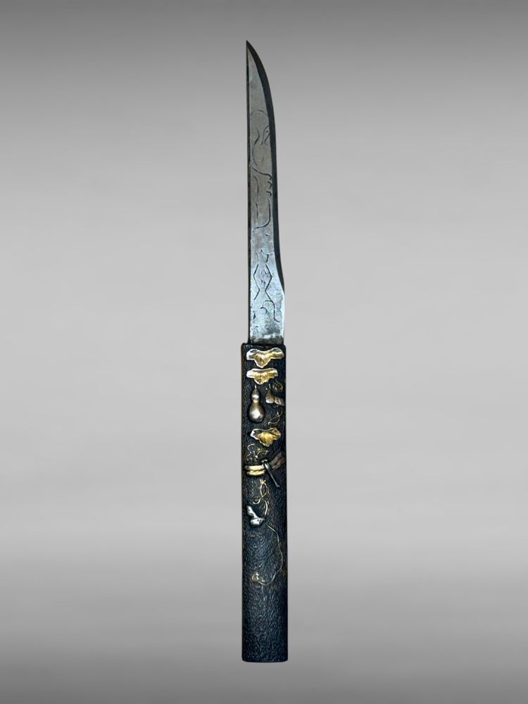 Japanese samurai tanto - Edo period (1603-1868).