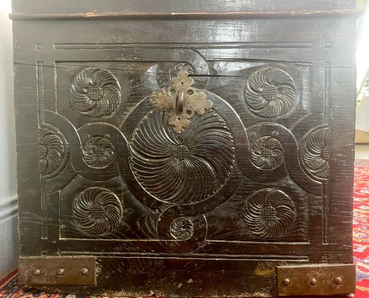 Large French privateer pirate chest - Safe - Louis XIV period - 17th century France