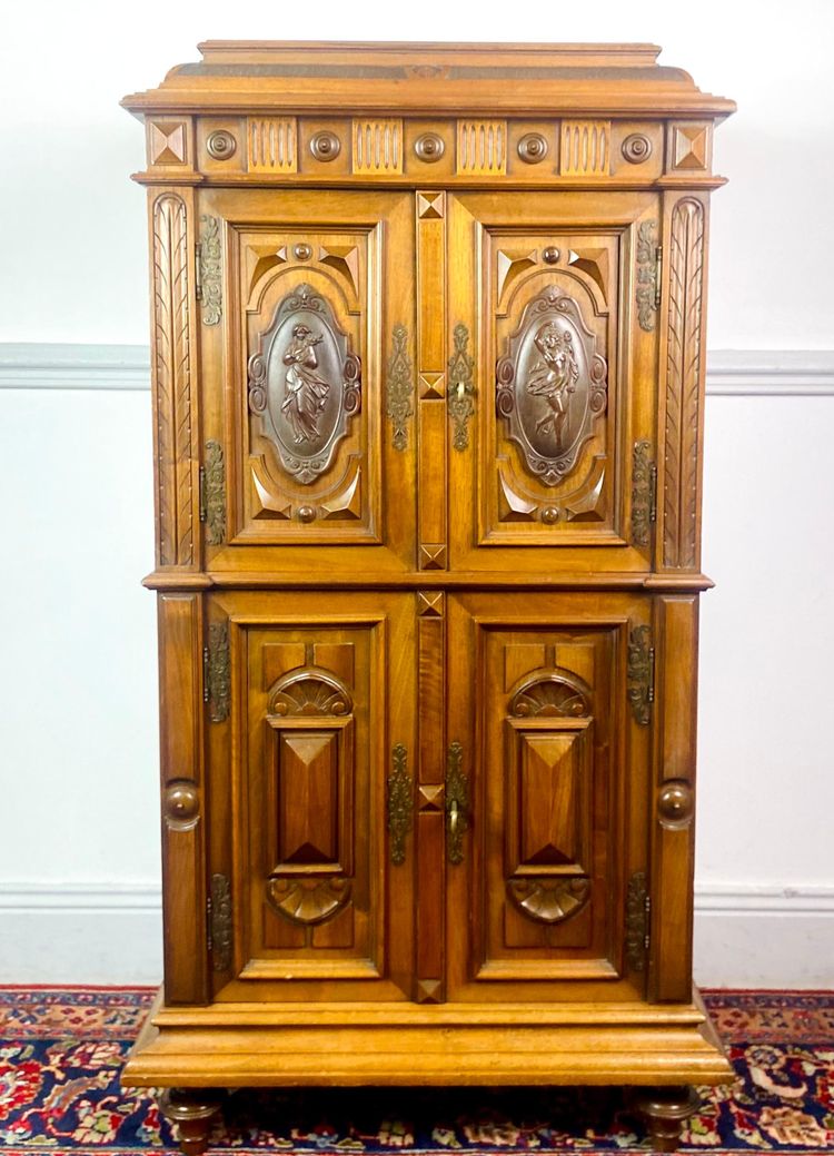 Holland & Sons- cabinet anglais sculptée - Style Renaissance  - XIXeme siecle