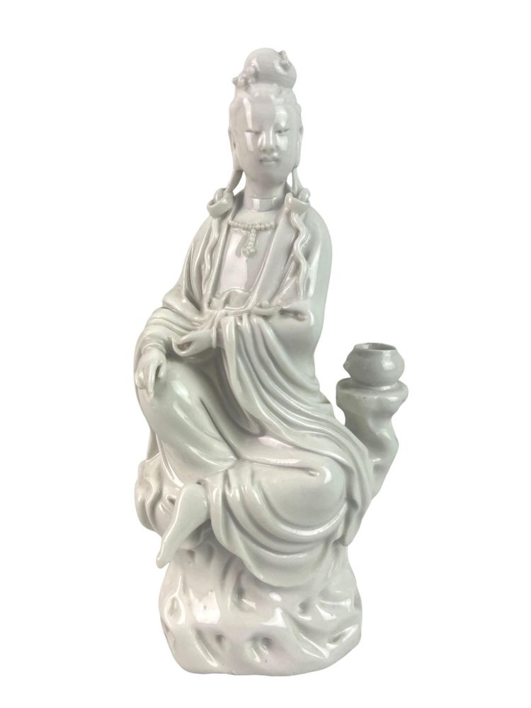 statuetta in porcellana bianca "bianca cinese" della dea Guan Yin Cina XIX secolo
