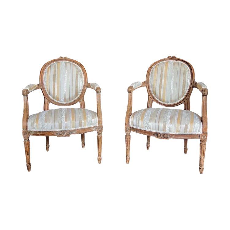 Paire de fauteuils cabriolet à médaillon d'époque Louis XVI - 18ème - France