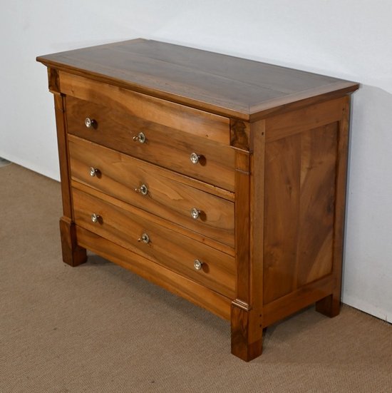 Petite Commode en Noyer massif, époque Directoire – Début XIXe