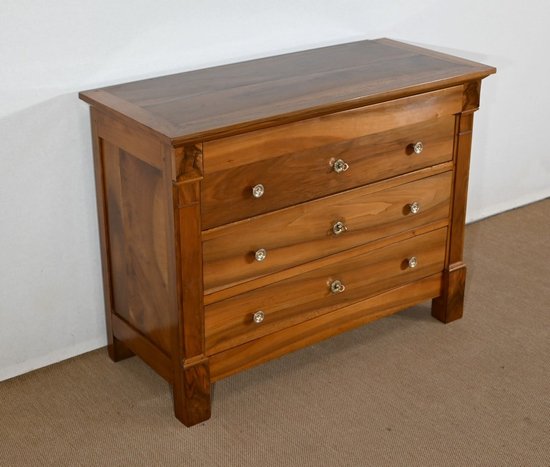 Petite Commode en Noyer massif, époque Directoire – Début XIXe