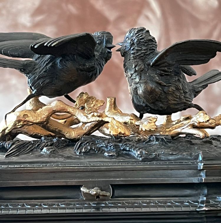 Napoleon III jewelry box in gilt bronze and bronze signed Jules Moigniez