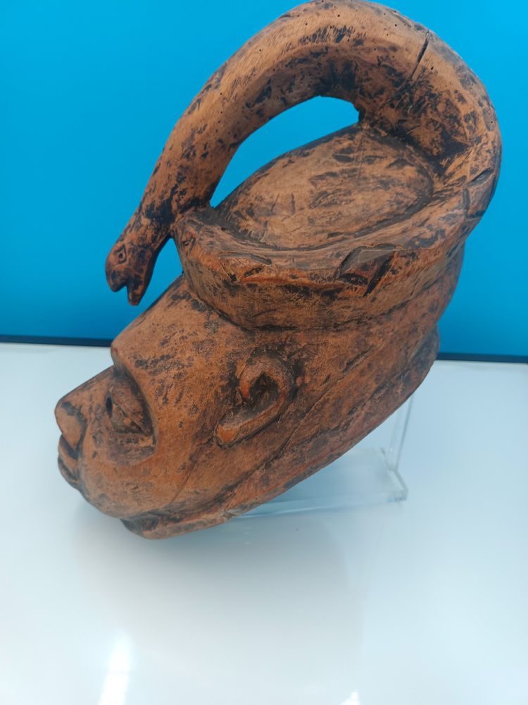 Anthropomorphe Maske mit serpentiformer Kimme - Westafrika Herkunft: Sammlung von Jacques