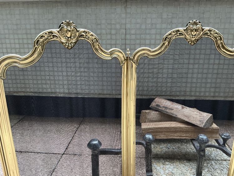 Large antique brass fire screen from the 19th century