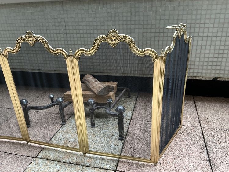 Large antique brass fire screen from the 19th century