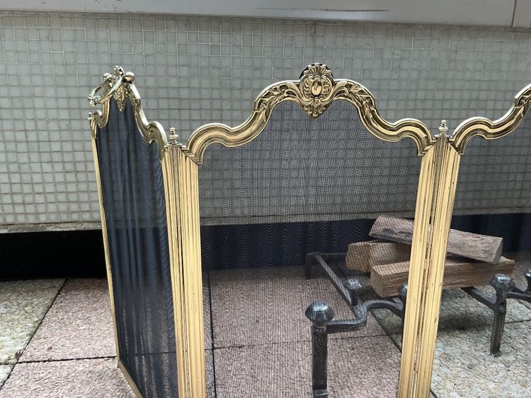 Large antique brass fire screen from the 19th century