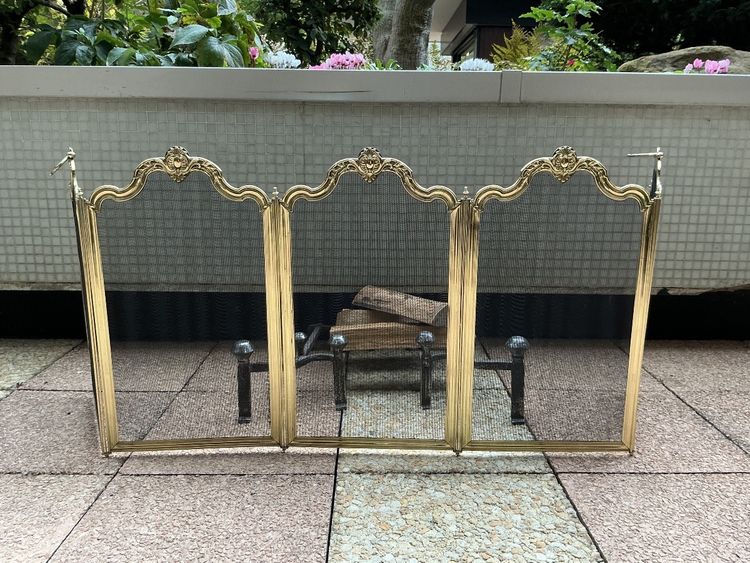 Large antique brass fire screen from the 19th century