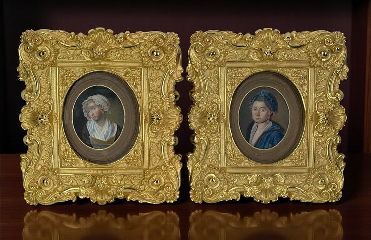 PAIRE DE CADRES ÉPOQUE NAPOLÉON III EN BRONZE DORÉ A L OR DE STYLE LOUIS XV