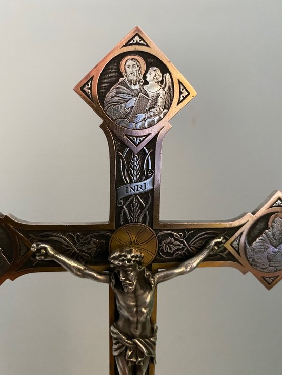 CRUCIFIX EN BRONZE 