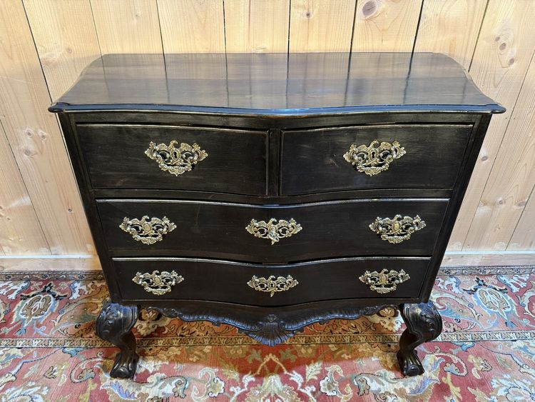 Commode portugaise en bois noirci
