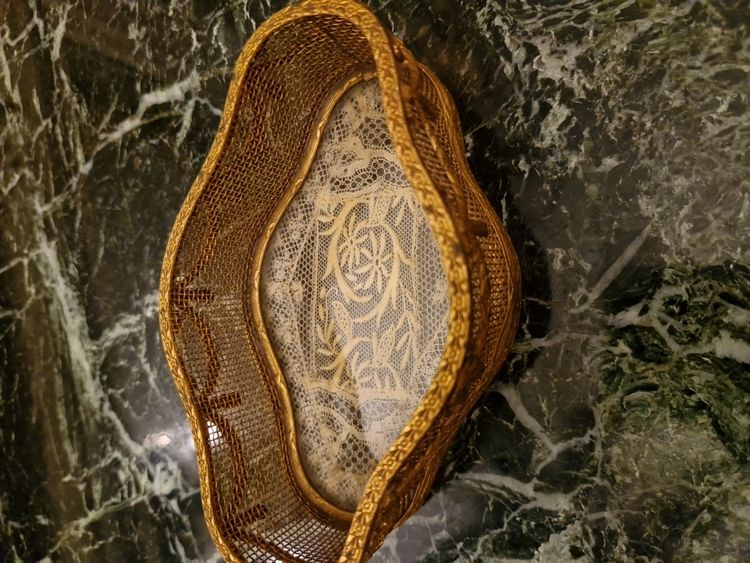 Taschenleerer aus Messing im Stil Ludwigs XVI.