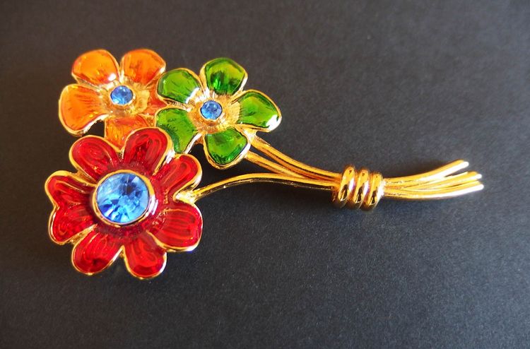 Broche"Bouquet de fleurs "Yves Saint Laurent