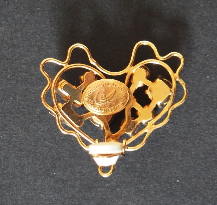 Coppia di orecchini "Hearts" di Christian Lacroix