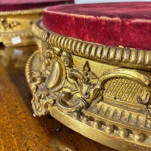 Antica coppia di basi dorate foglia oro  per sculture o vasi .Epoca Luigi Filippo XIX SEC 