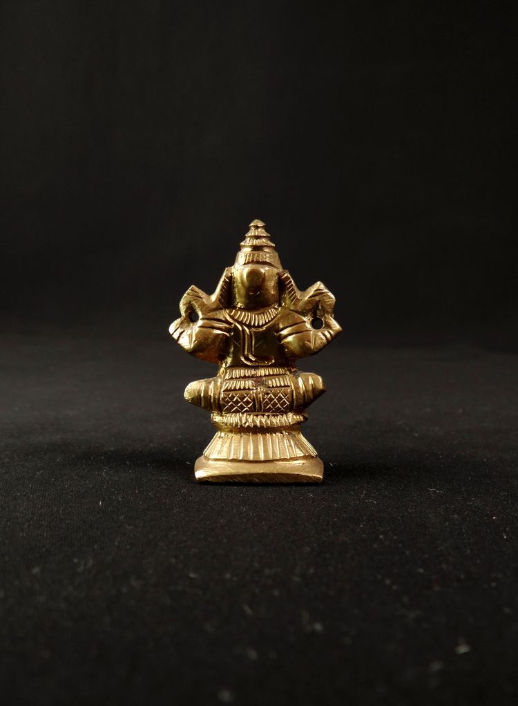 Sculpture Dieu Ganesh assis en bronze doré idole miniature ciselée