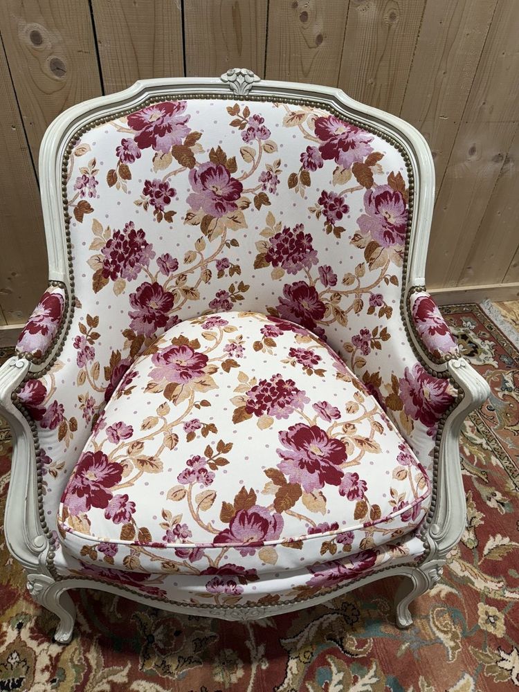 Paire de fauteuils - bergères de style Louis XV