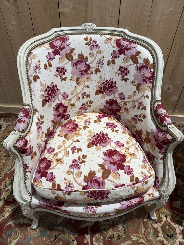 Paire de fauteuils - bergères de style Louis XV