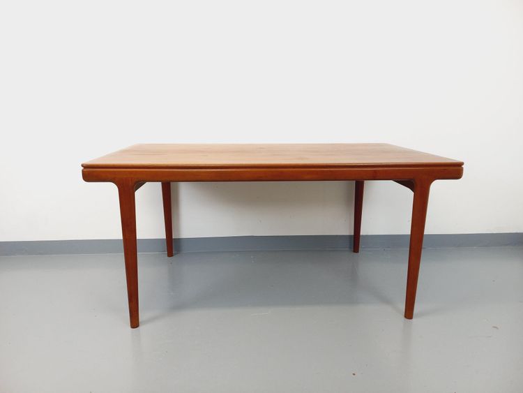 Vintage rectangular Scandinavian dining table by Johannes Andersen for Samcom