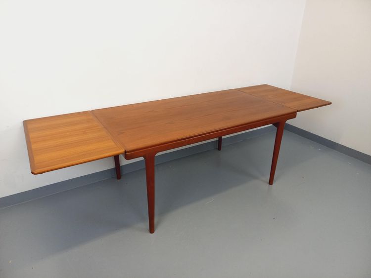 Vintage rectangular Scandinavian dining table by Johannes Andersen for Samcom