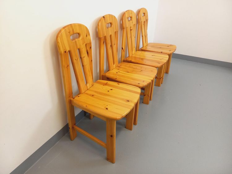 Set of 4 vintage pine chairs from the 70s/80s