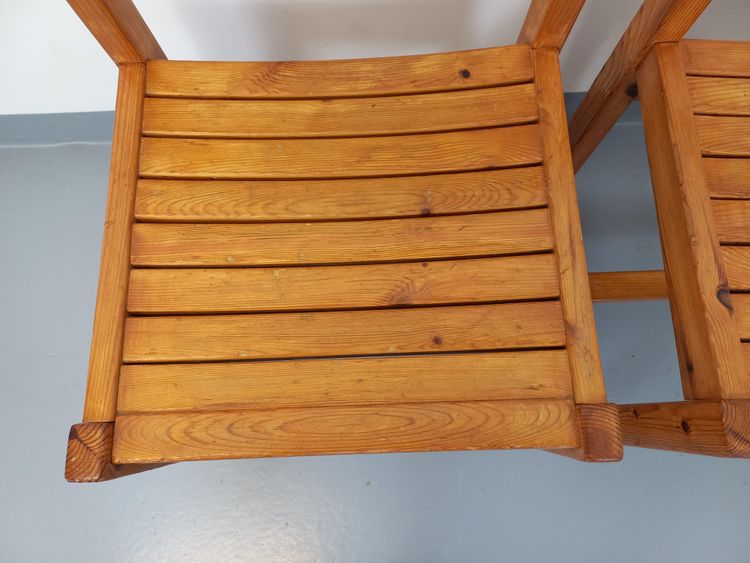 Pair of vintage pine chairs from the 1970s