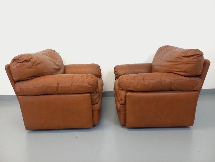 Pair of vintage Coquelicot lounge chairs by Tito Agnoli for Poltrona Frau