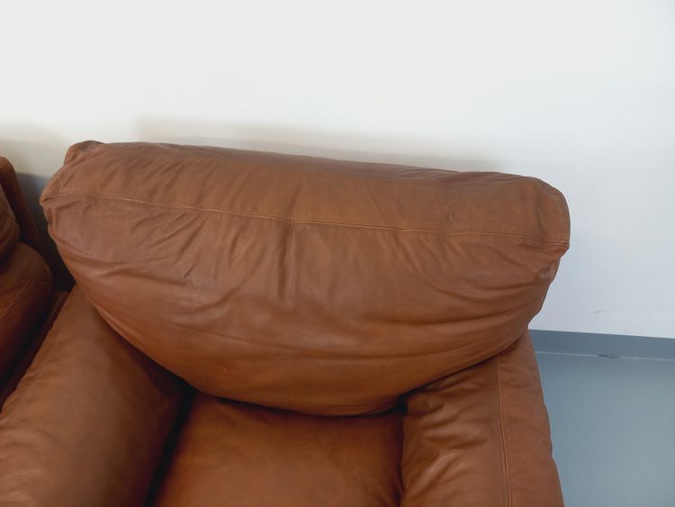 Pair of vintage Coquelicot lounge chairs by Tito Agnoli for Poltrona Frau