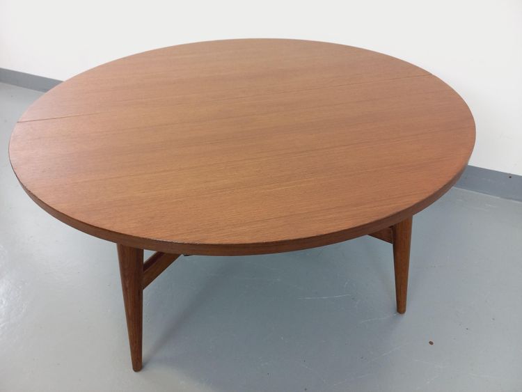 Large vintage Scandinavian round coffee table Smorrebrod by Arne Vodder extendable