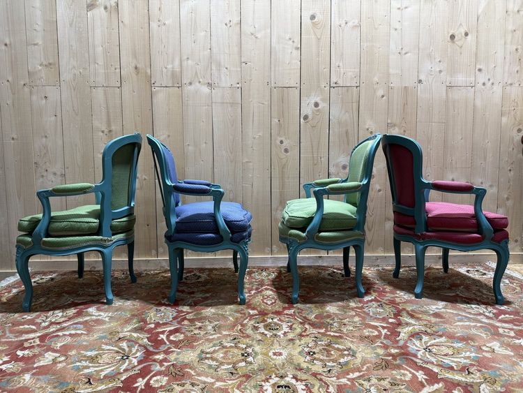 Suite de 4 fauteuils cabriolets de style Louis XV