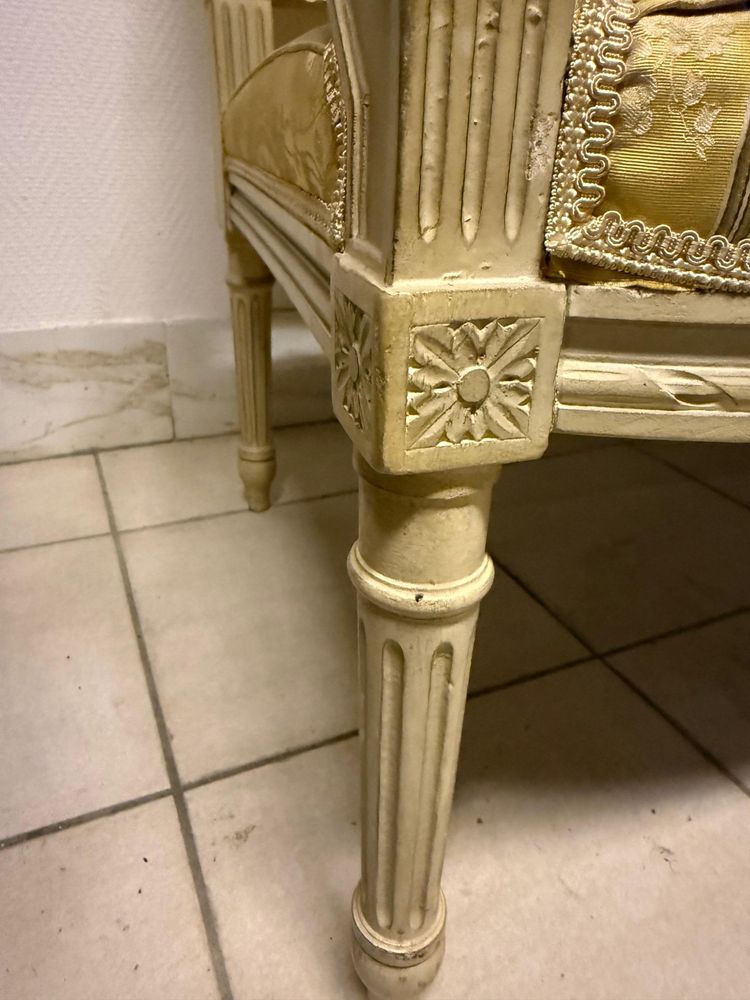 Mobili da salotto in faggio laccato in stile Luigi XVI - XIX secolo