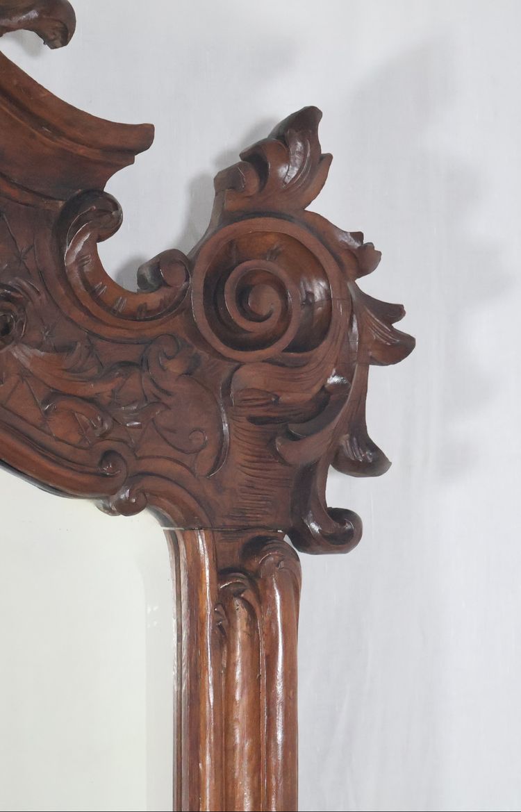 Grand miroir de style Louis XV en tilleul fin XIXe siècle