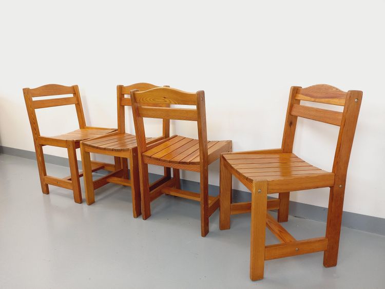 Set of 4 vintage pine chairs from the 1970s