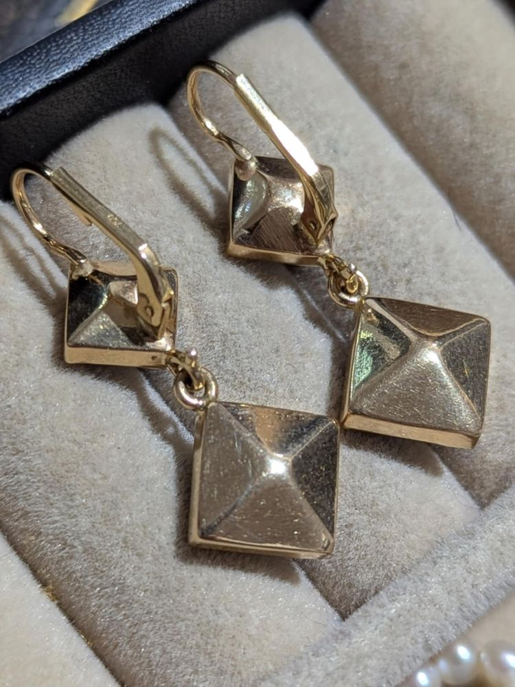 Orecchini pendenti in oro 18k e granati di Perpignan, 6,41 g CIRCA 2000
