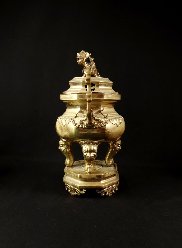 Brûle encens Chinois en bronze doré à décor de Chien de Fô période Qing XIXème