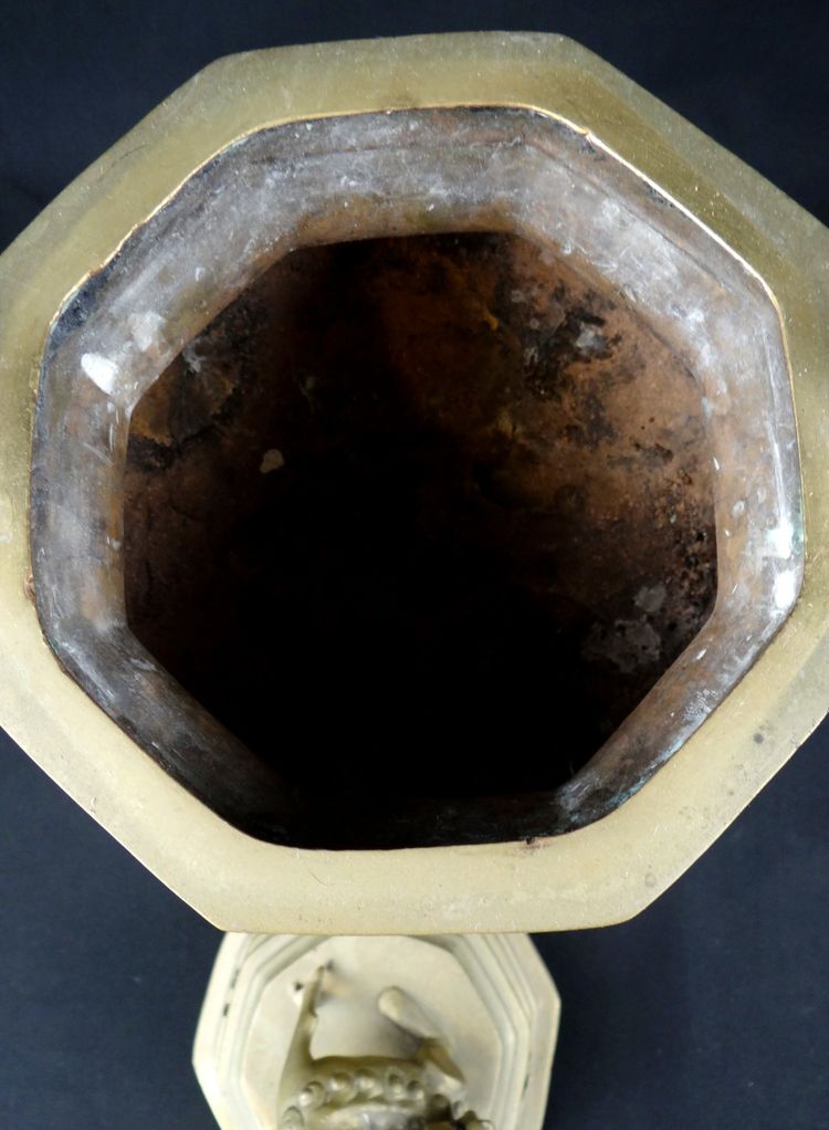 Brûle encens Chinois en bronze doré à décor de Chien de Fô période Qing XIXème