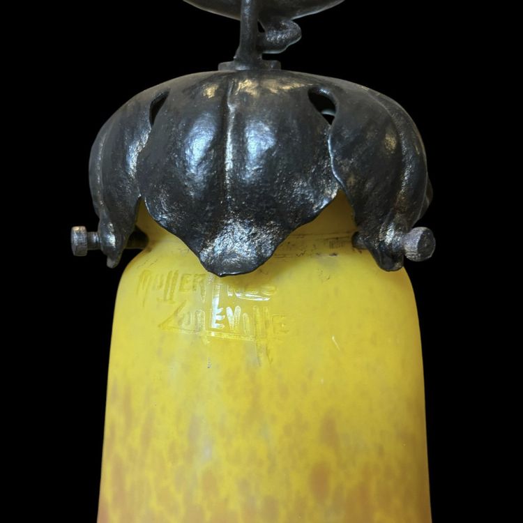 Muller Frères lamp with wrought-iron vine motif mount
