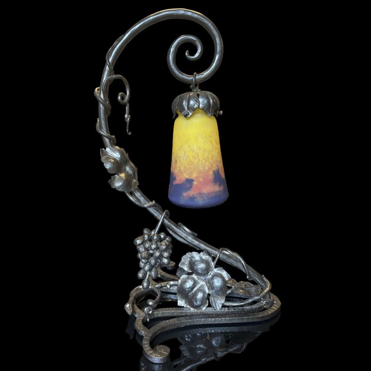 Muller Frères lamp with wrought-iron vine motif mount