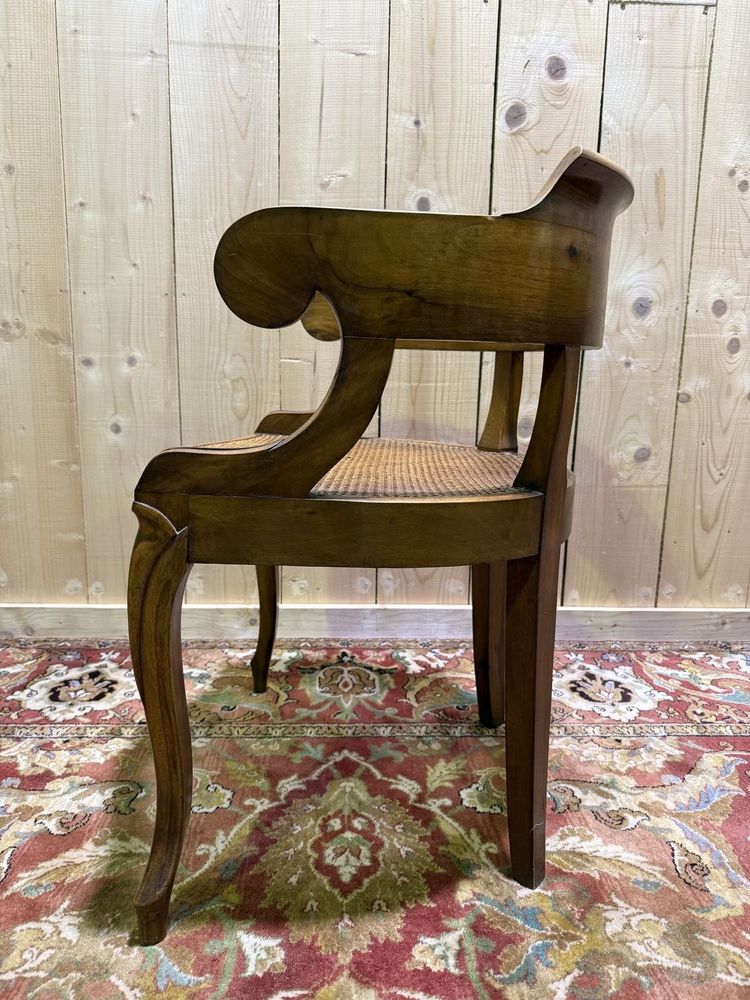 Fauteuil de bureau Louis Philippe en noyer et cannage